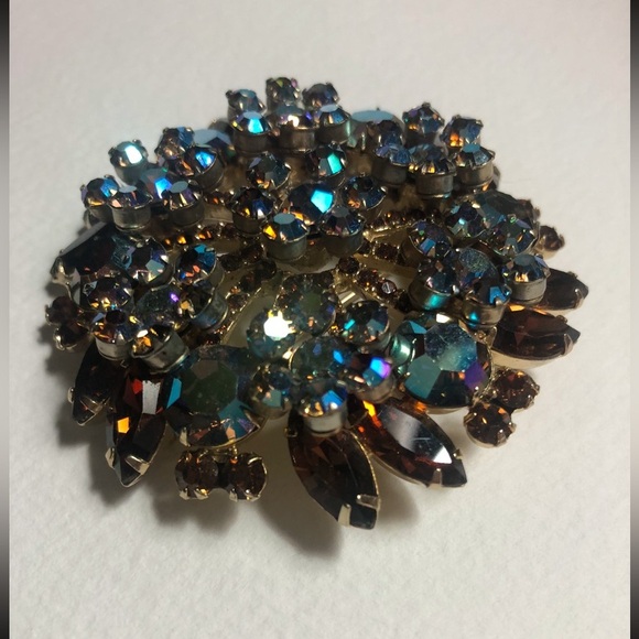 Juliana Vintage Brooch- Measures 2.5 Inches - Picture 3 of 5